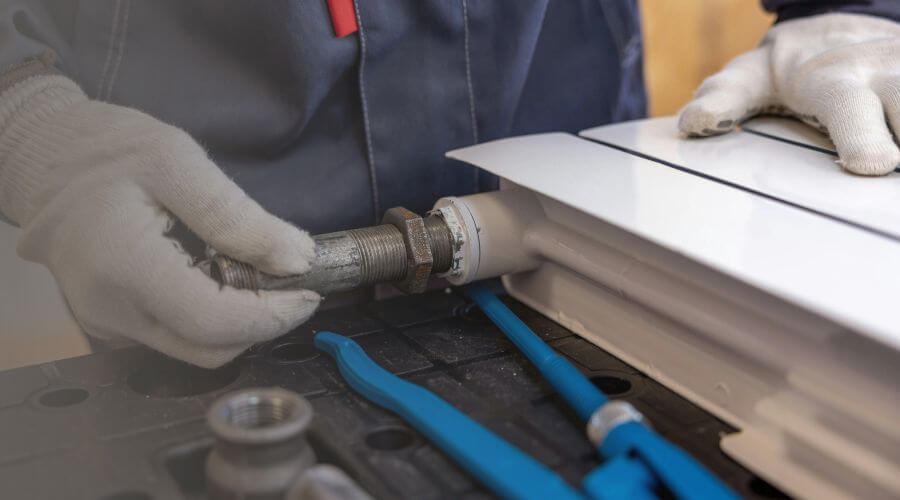Expert burst pipe repair services in Wideman, AR